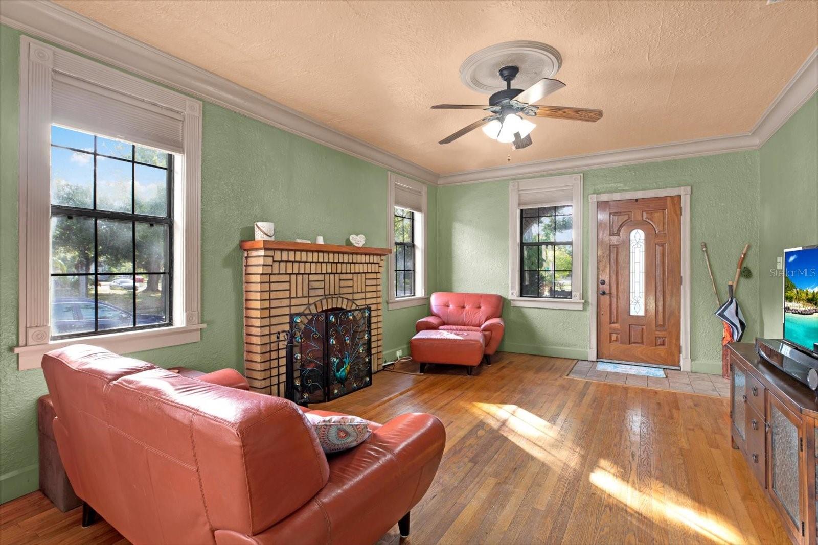 Image 3 of 22 For 3201 7th Avenue N