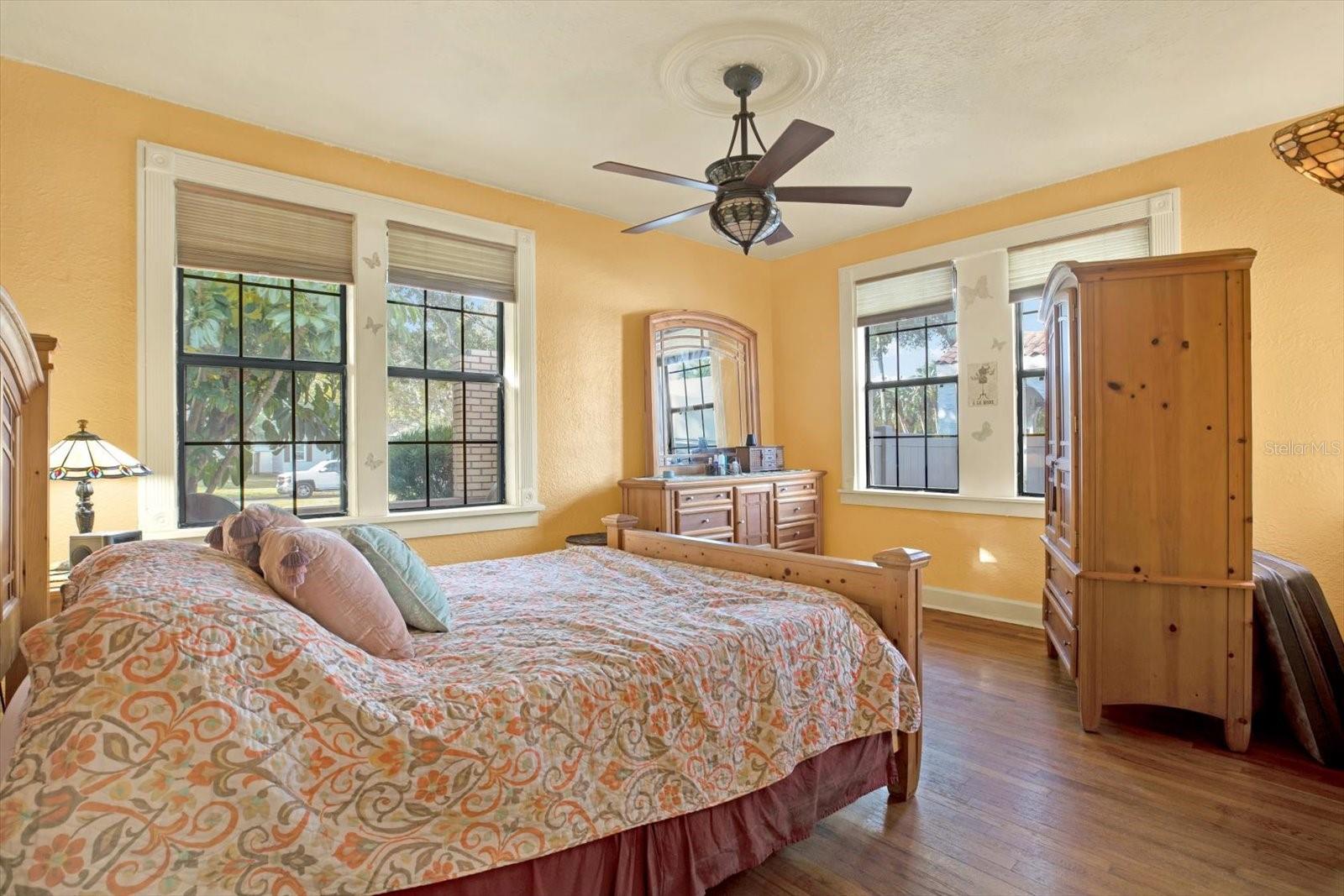 Image 7 of 22 For 3201 7th Avenue N