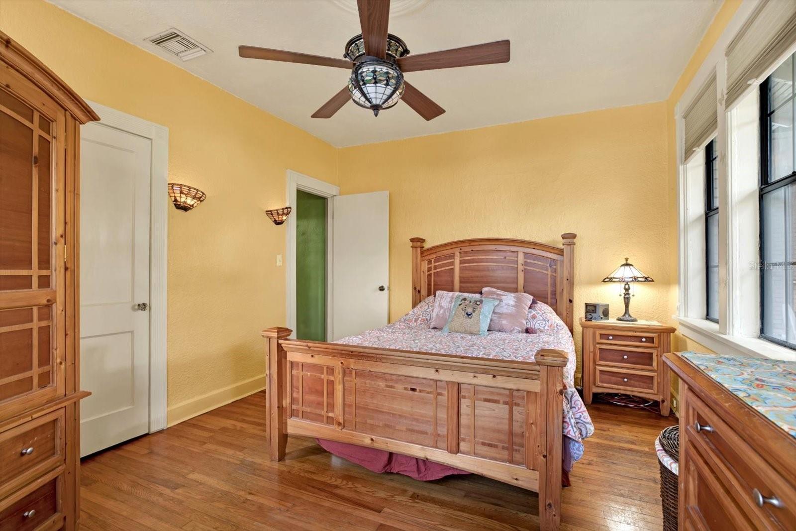 Image 8 of 22 For 3201 7th Avenue N