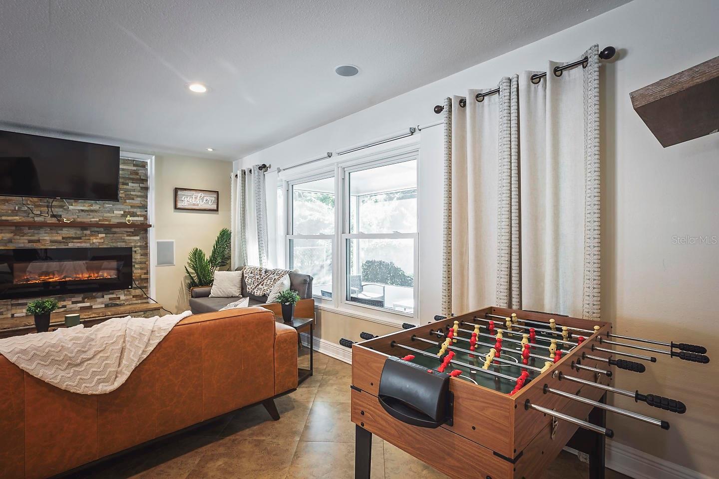 Image 11 of 32 For 2614 Fairview Avenue