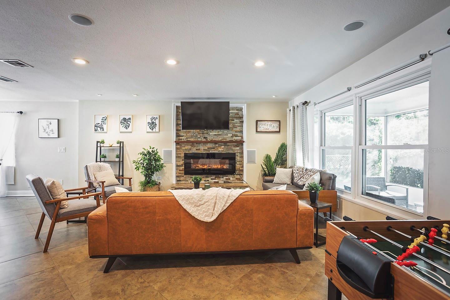 Image 12 of 32 For 2614 Fairview Avenue