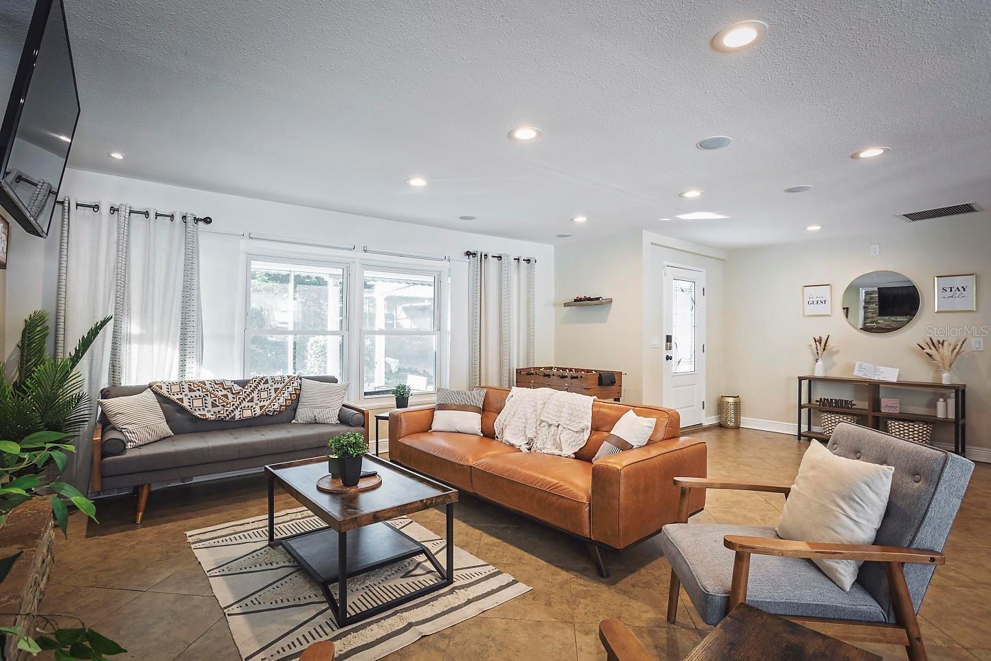 Image 16 of 32 For 2614 Fairview Avenue