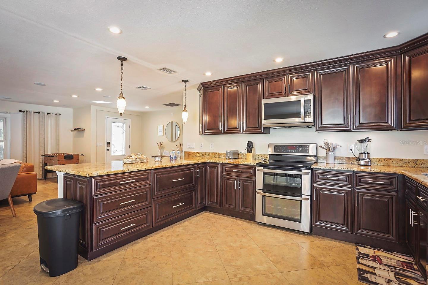 Image 18 of 32 For 2614 Fairview Avenue