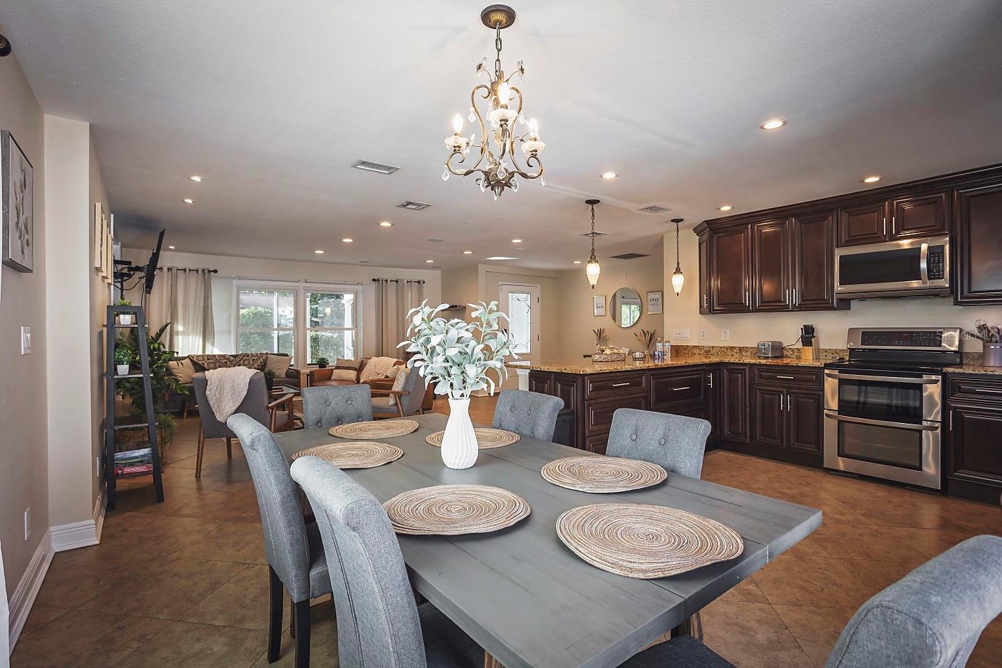 Image 19 of 32 For 2614 Fairview Avenue