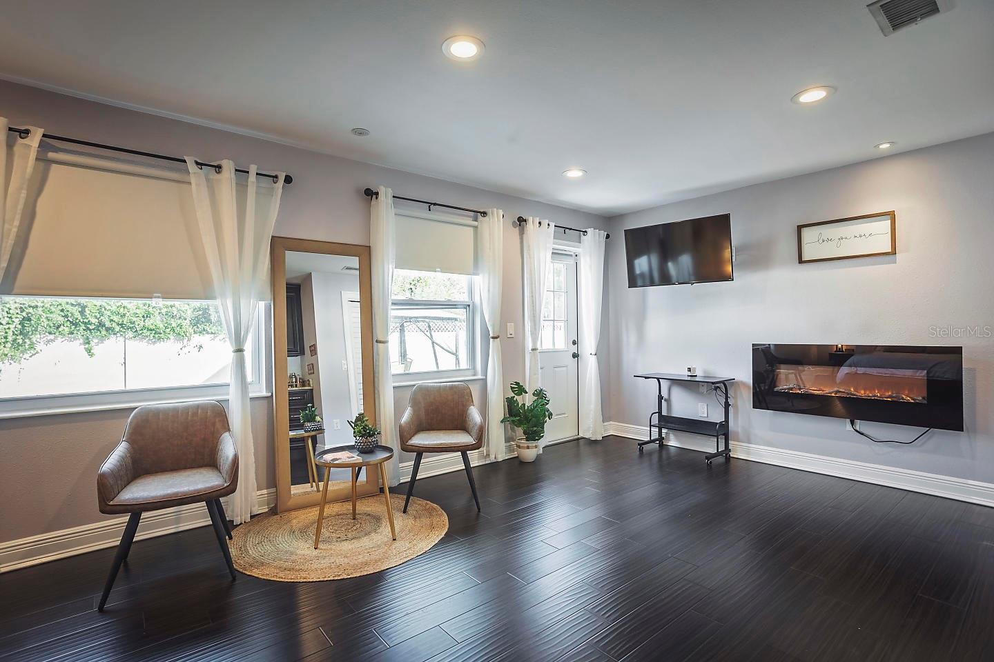 Image 22 of 32 For 2614 Fairview Avenue