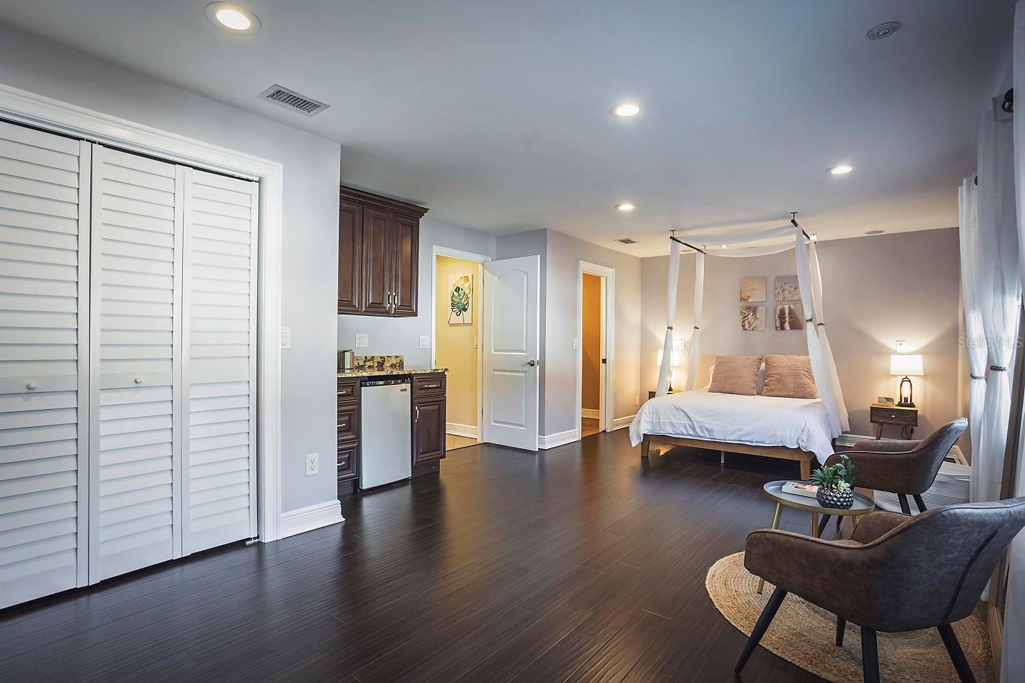 Image 23 of 32 For 2614 Fairview Avenue