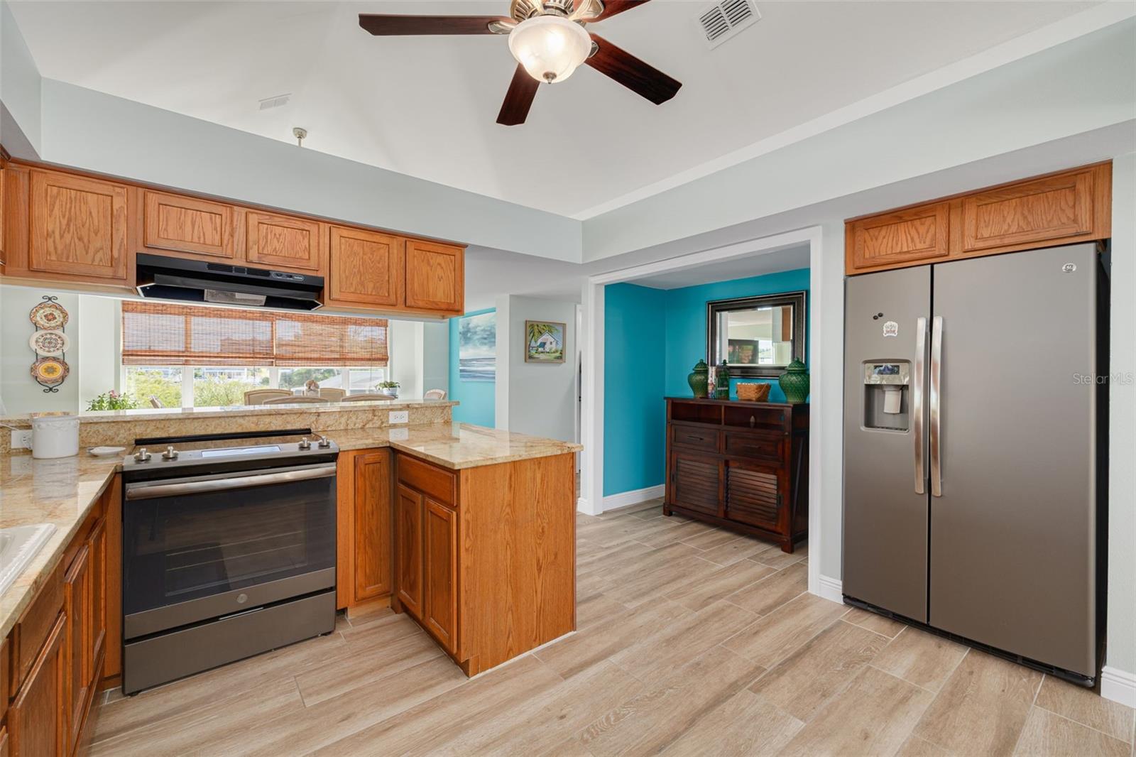 Image 10 of 59 For 6126 Seaside Drive