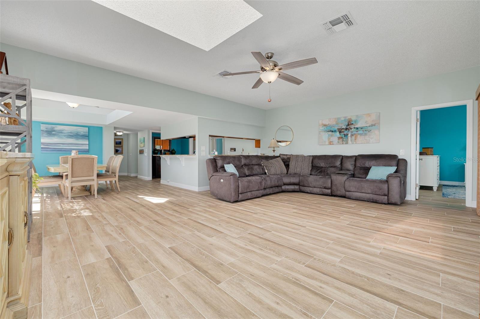 Image 6 of 59 For 6126 Seaside Drive