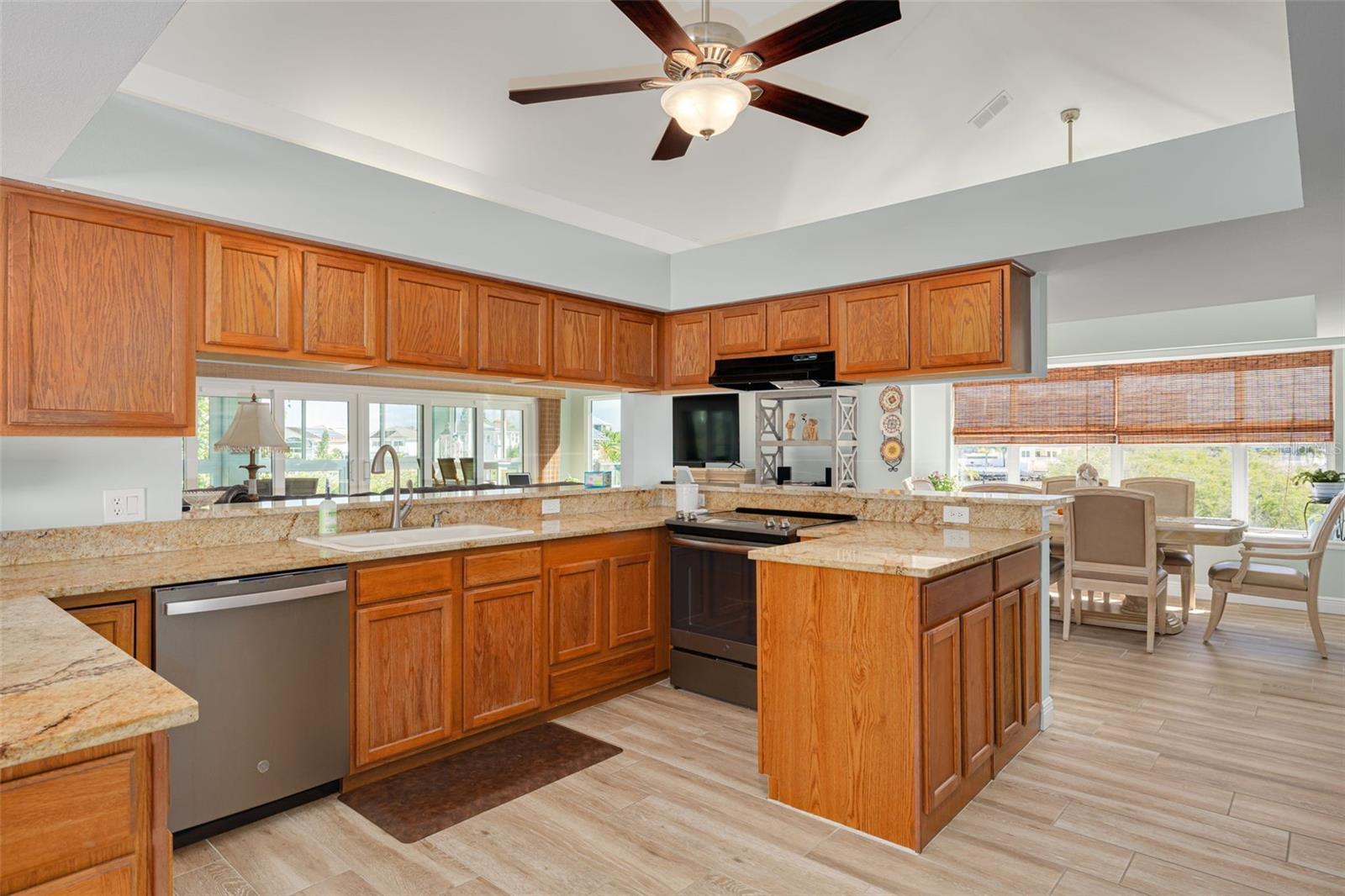 Image 9 of 59 For 6126 Seaside Drive