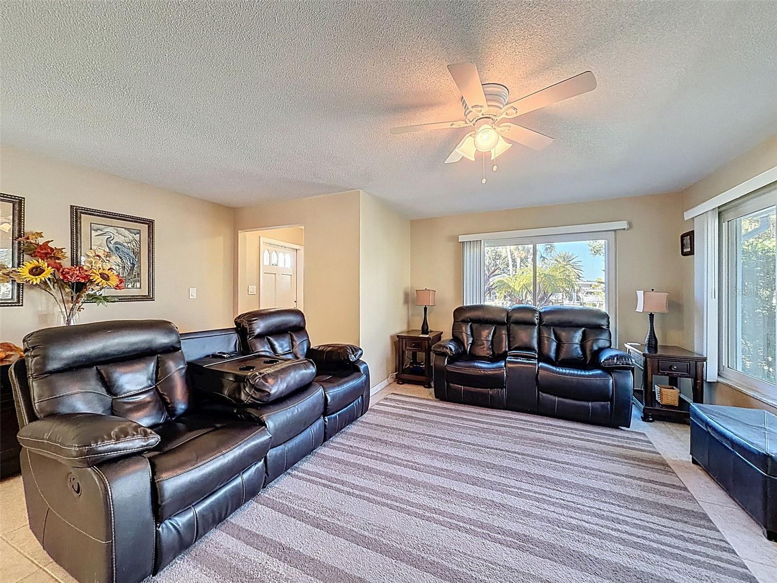 Listing photo id 14 for 8716 Green Street