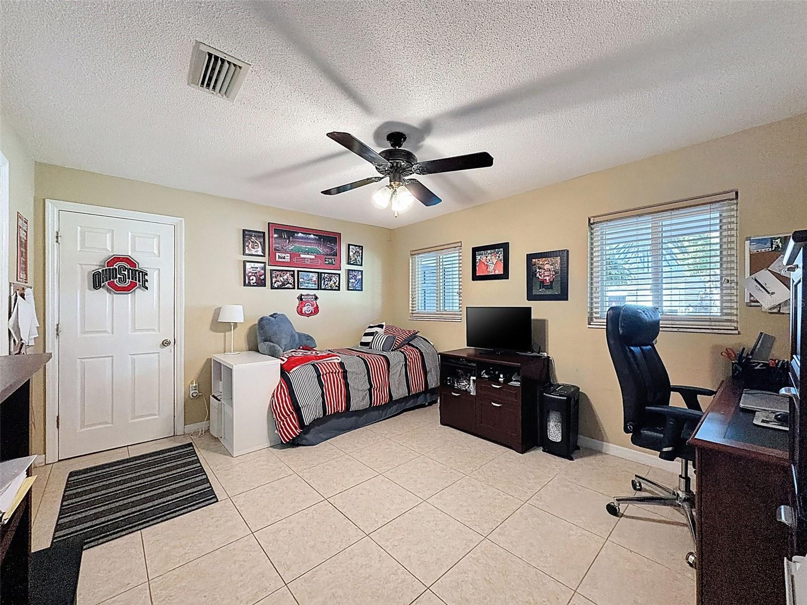 Listing photo id 23 for 8716 Green Street