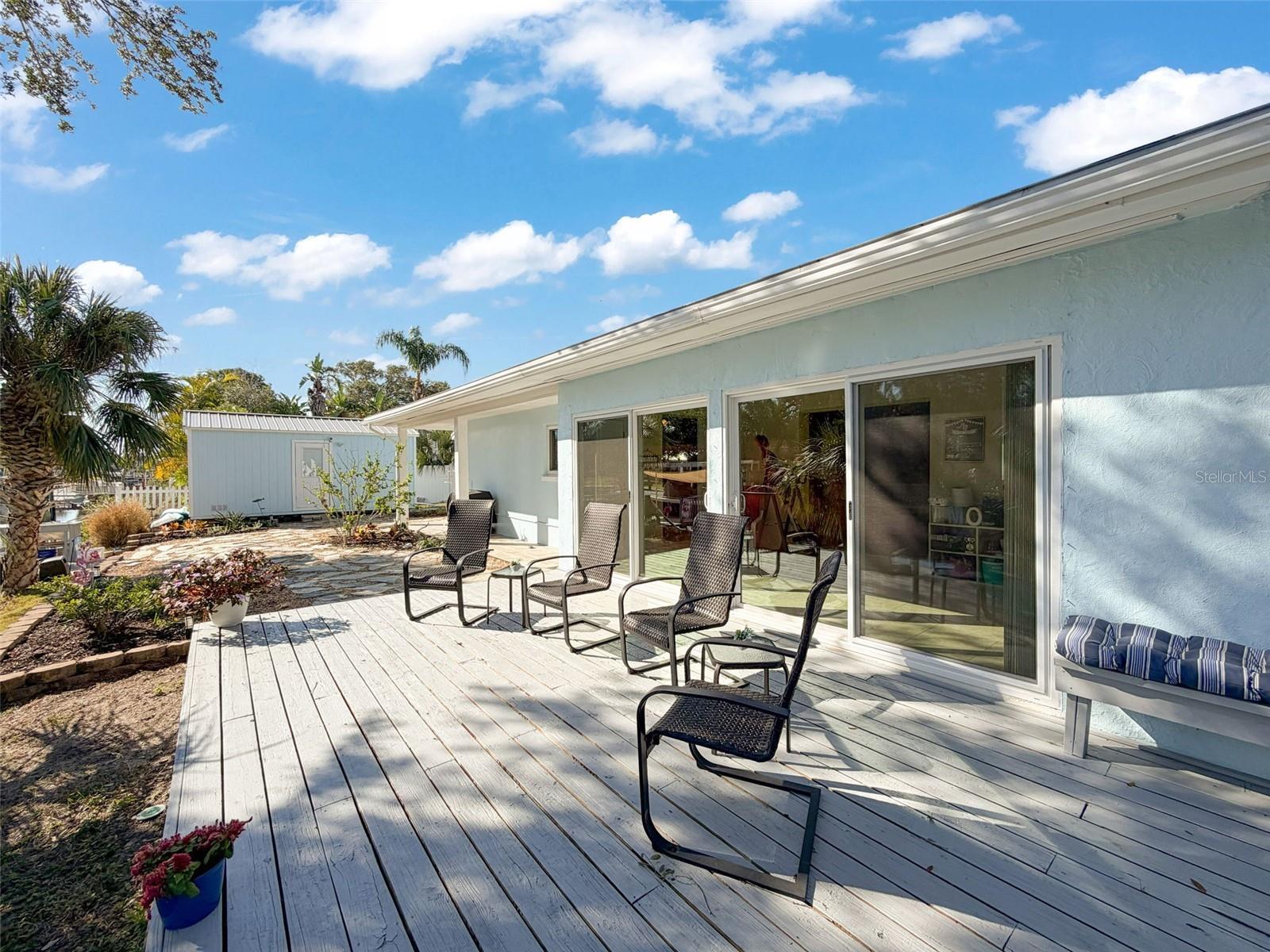 Listing photo id 27 for 8716 Green Street