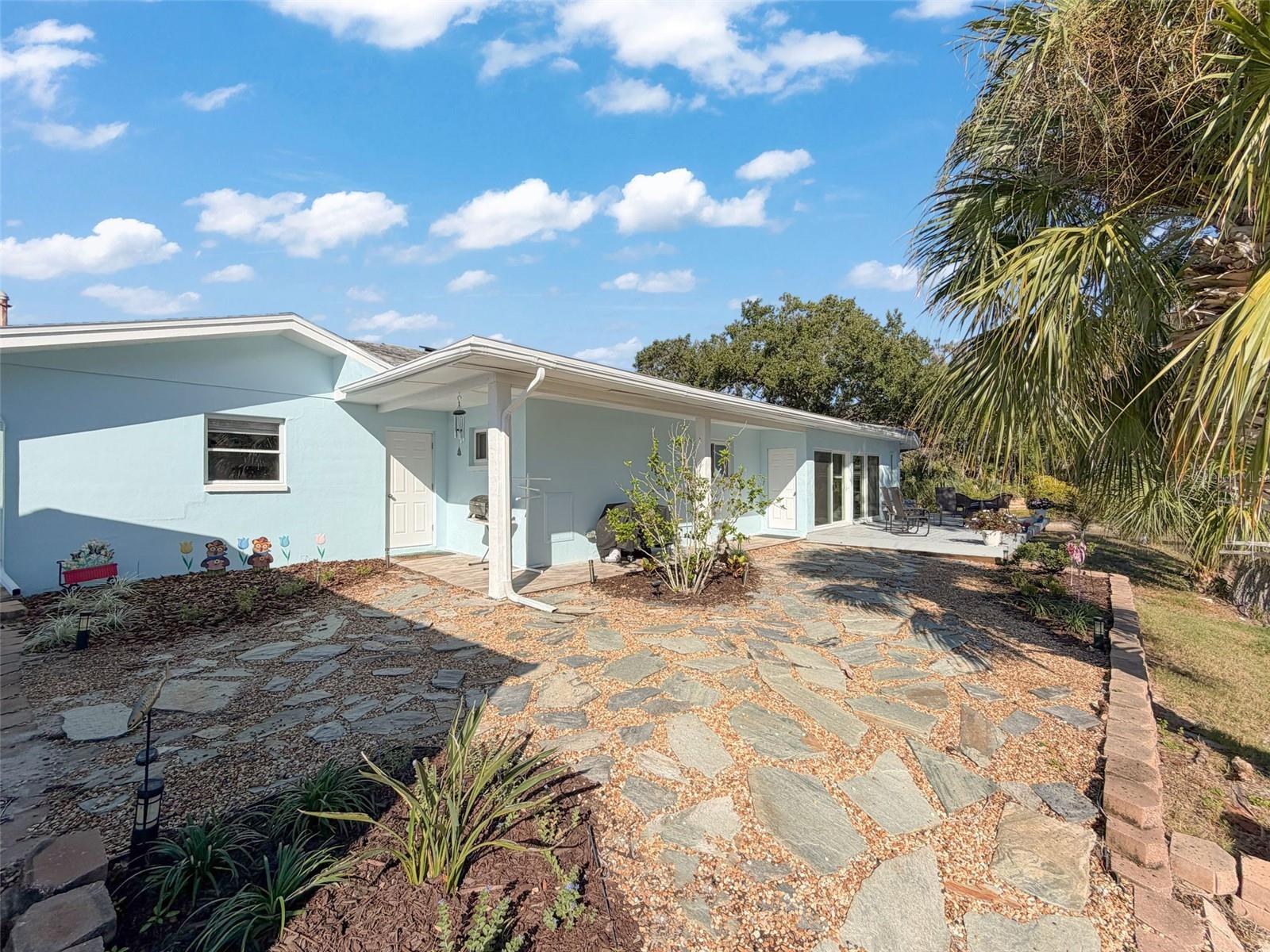 Listing photo id 28 for 8716 Green Street