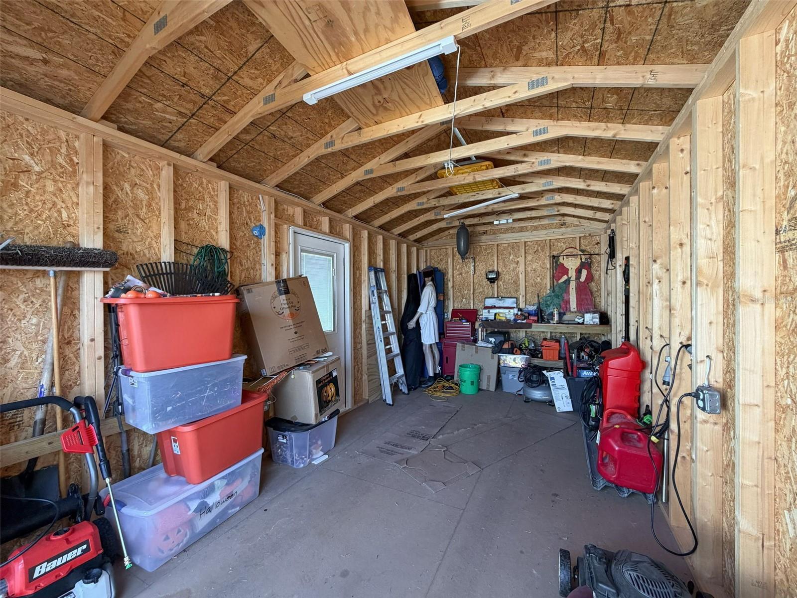 Listing photo id 37 for 8716 Green Street