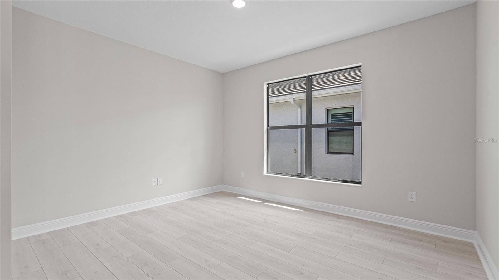 Image 22 of 61 For 18470 Rockport Place