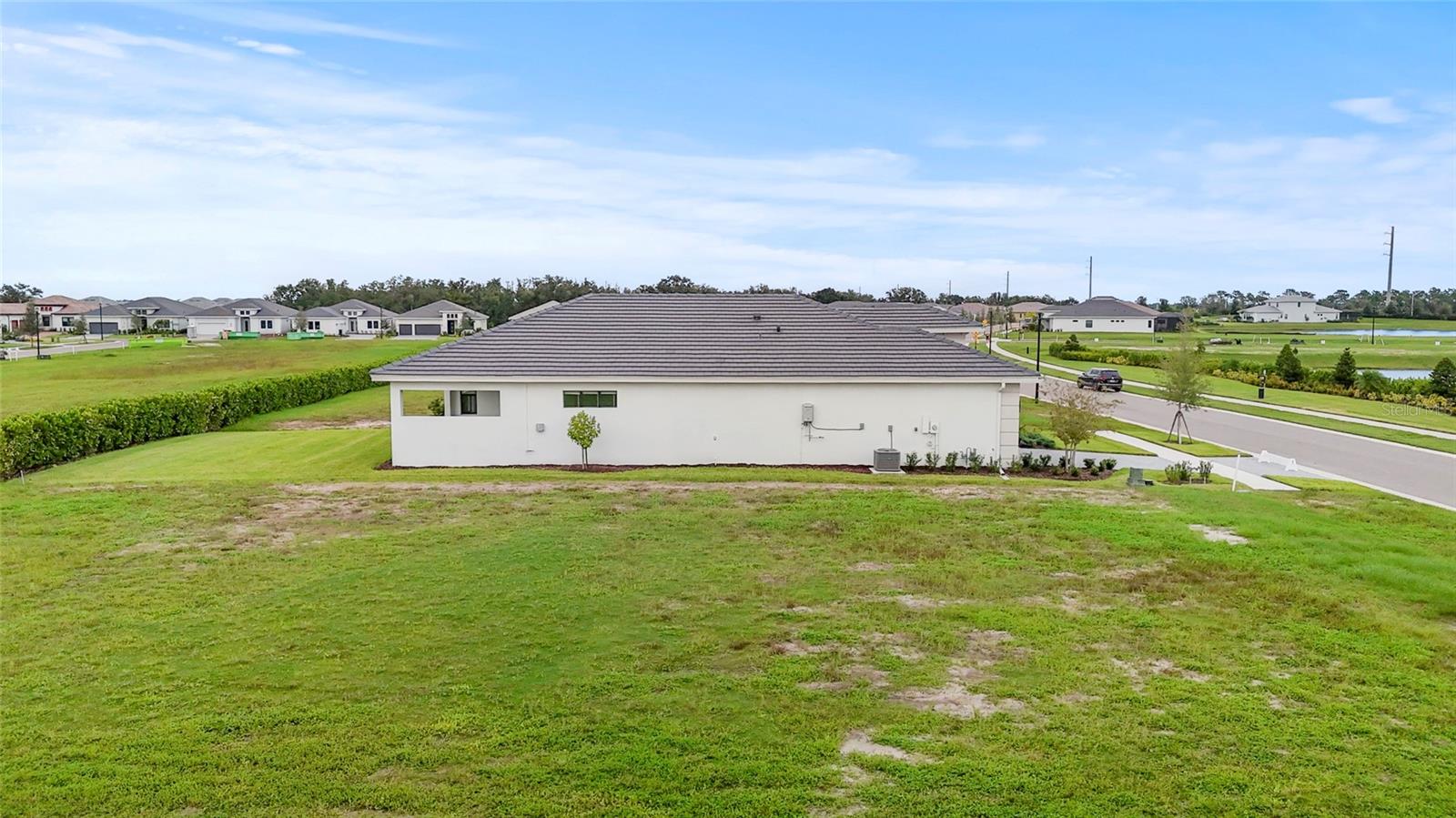 Image 15 of 90 For 18119 Cresswind Terrace