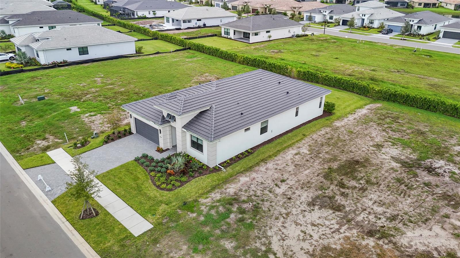 Image 18 of 90 For 18119 Cresswind Terrace