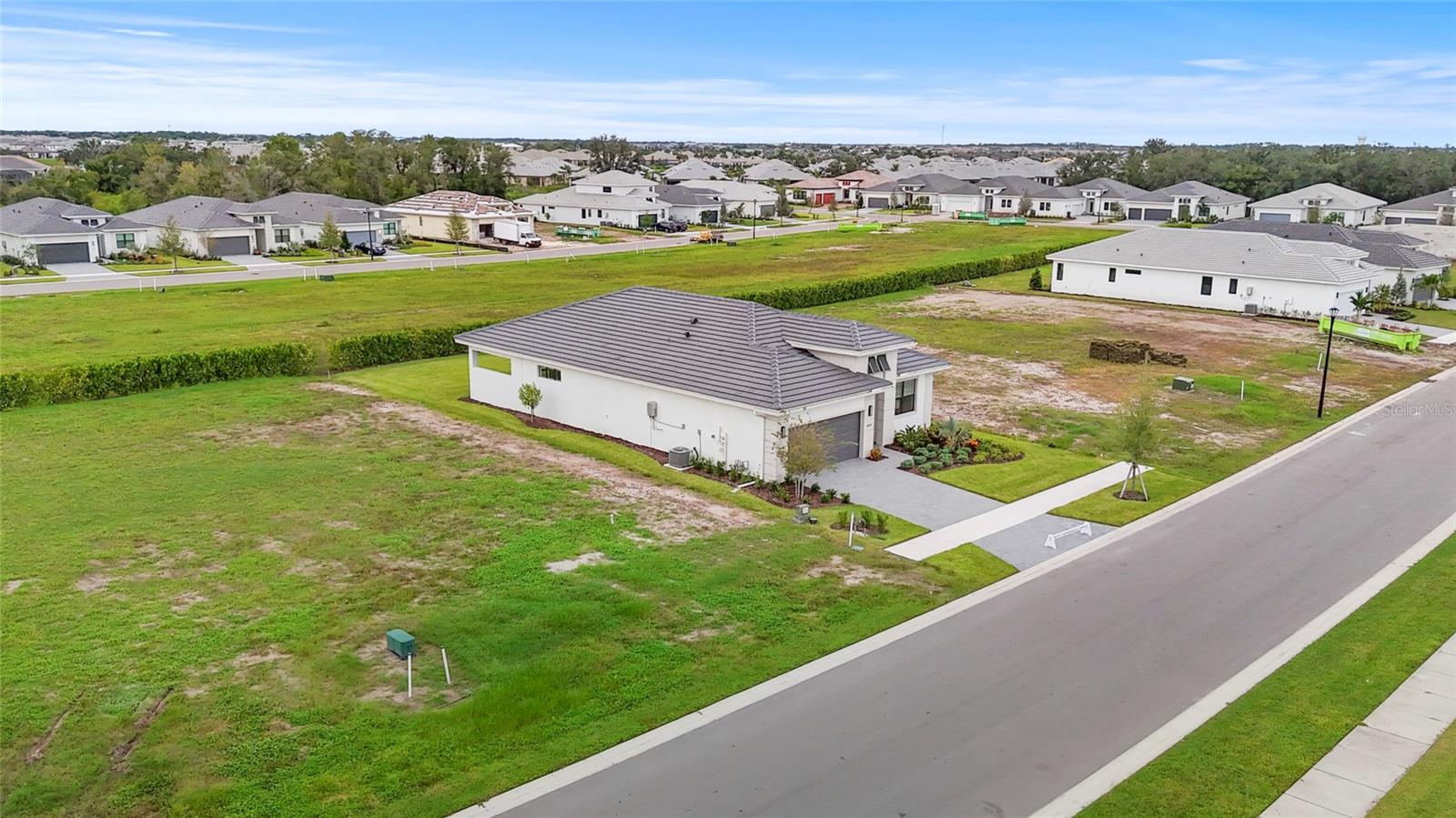 Image 21 of 90 For 18119 Cresswind Terrace