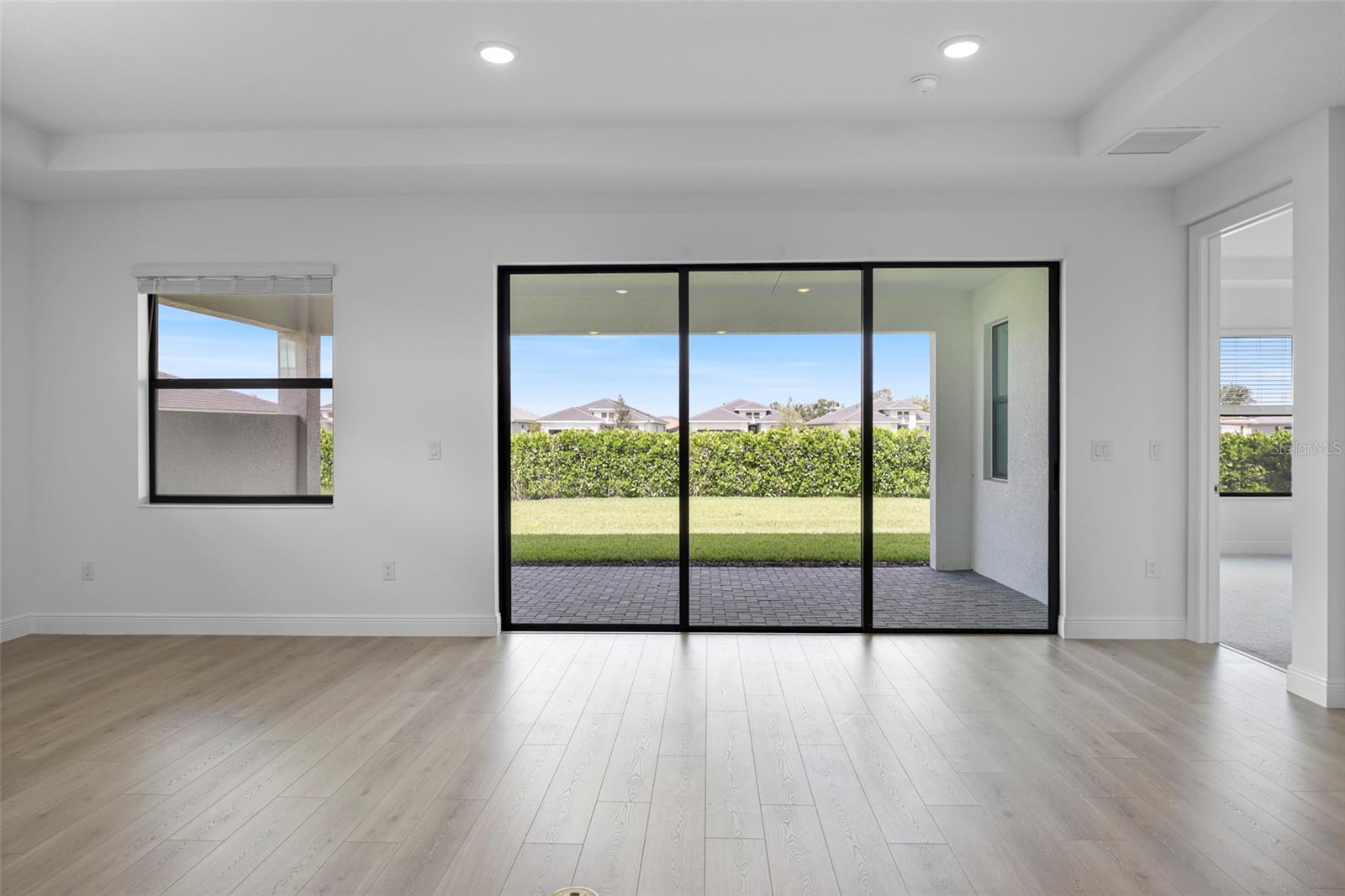 Image 31 of 90 For 18119 Cresswind Terrace