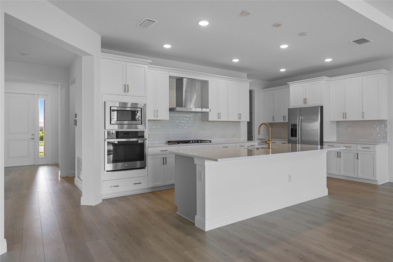 Image 34 of 90 For 18119 Cresswind Terrace