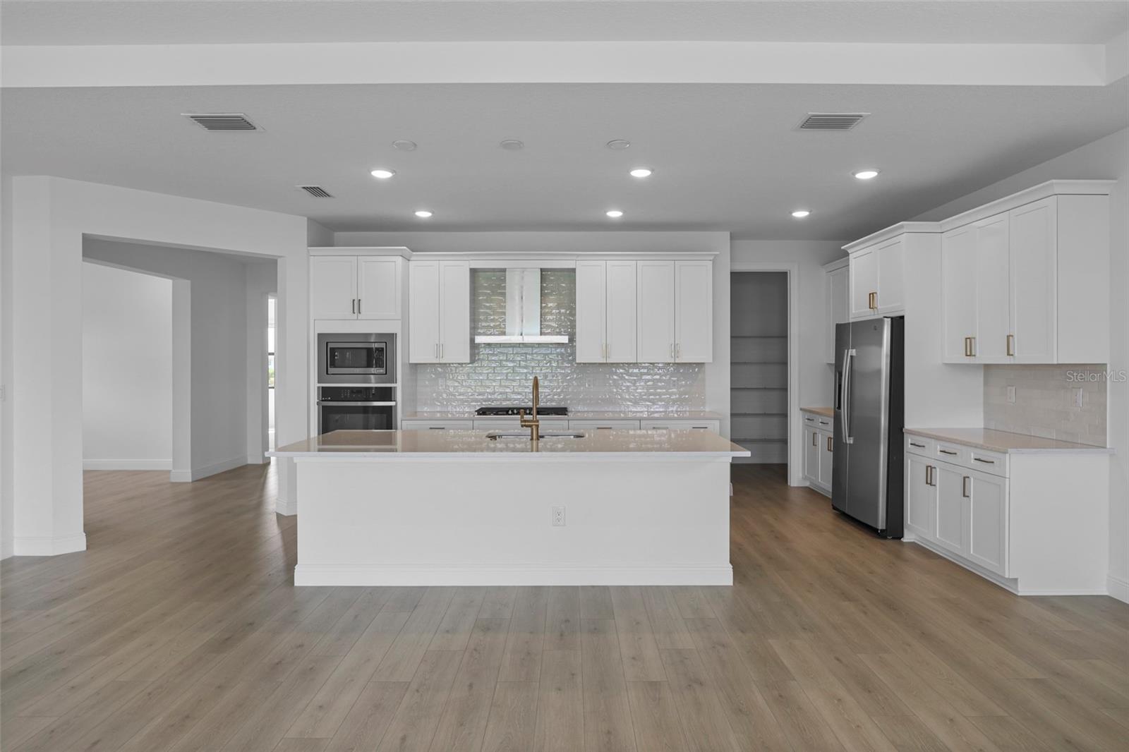 Image 39 of 90 For 18119 Cresswind Terrace