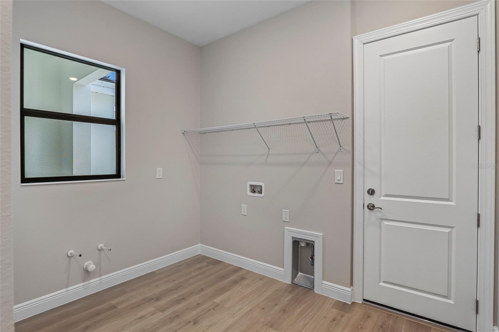 Image 43 of 80 For 4918 Kiva Circle