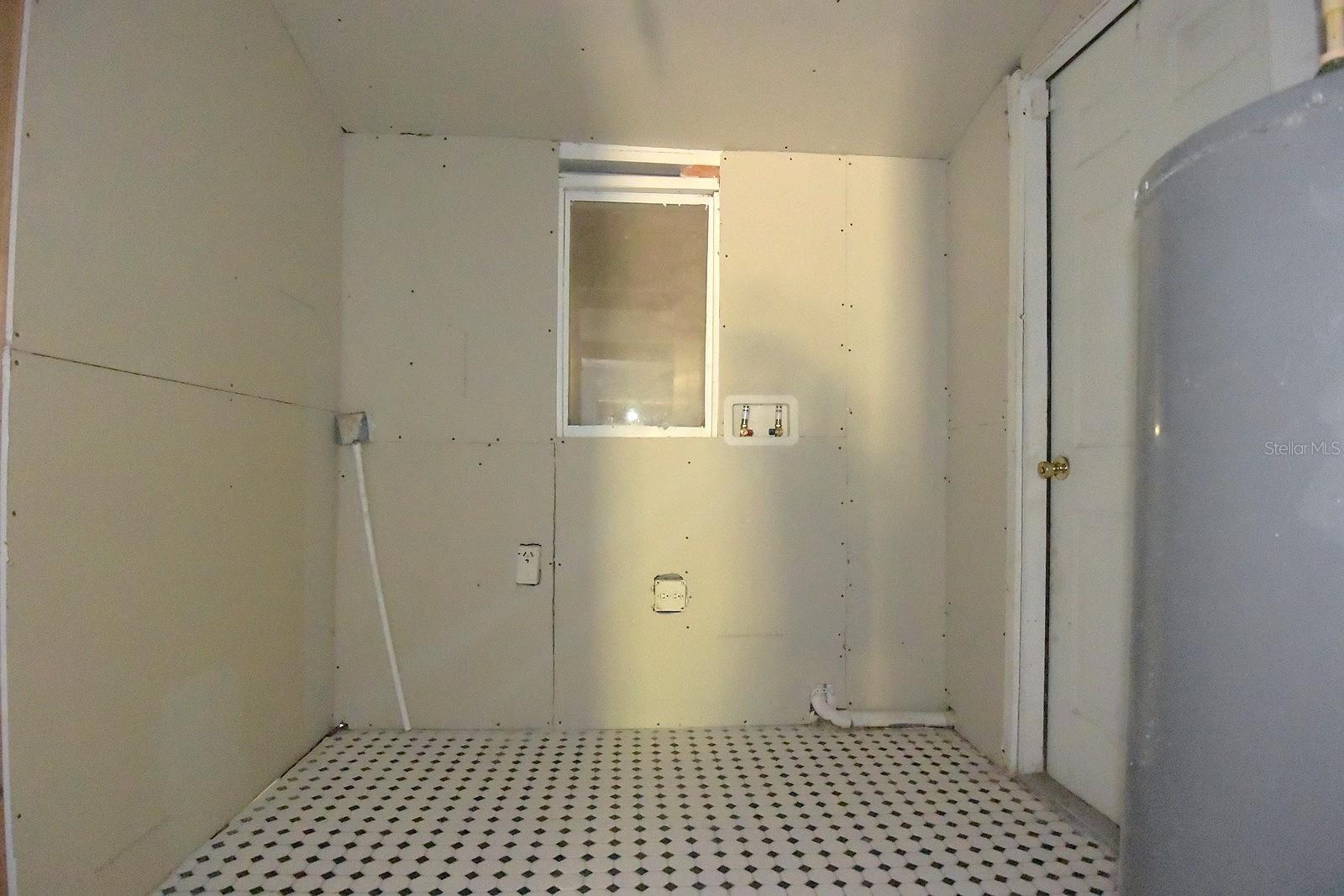 Image 12 of 35 For 913 28th Avenue