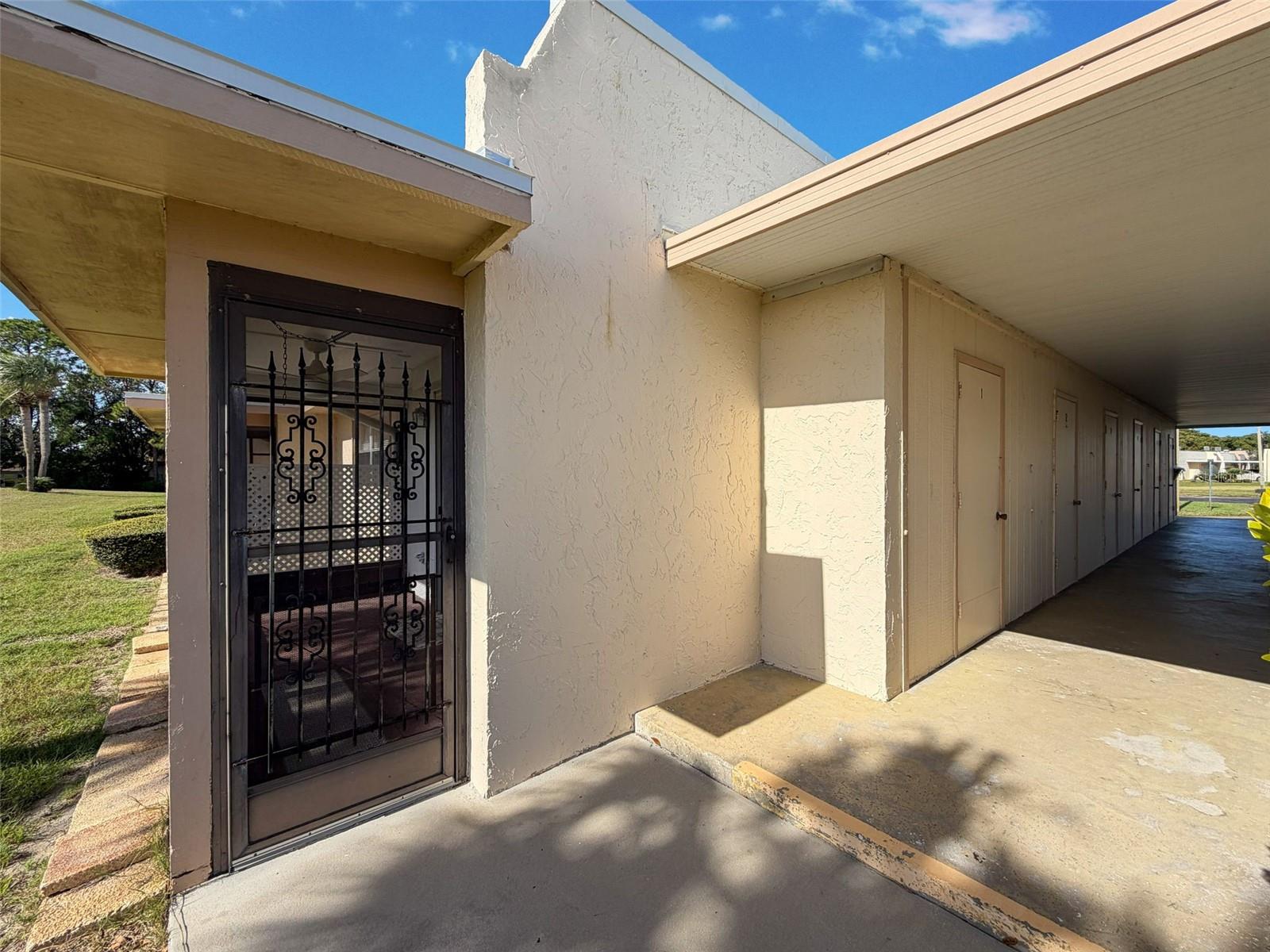 Image 25 of 35 For 11110 Carriage Hill Dr  1