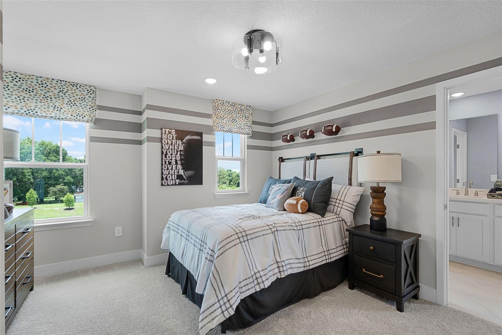 Image 13 of 23 For 815 Emerald Grove Drive