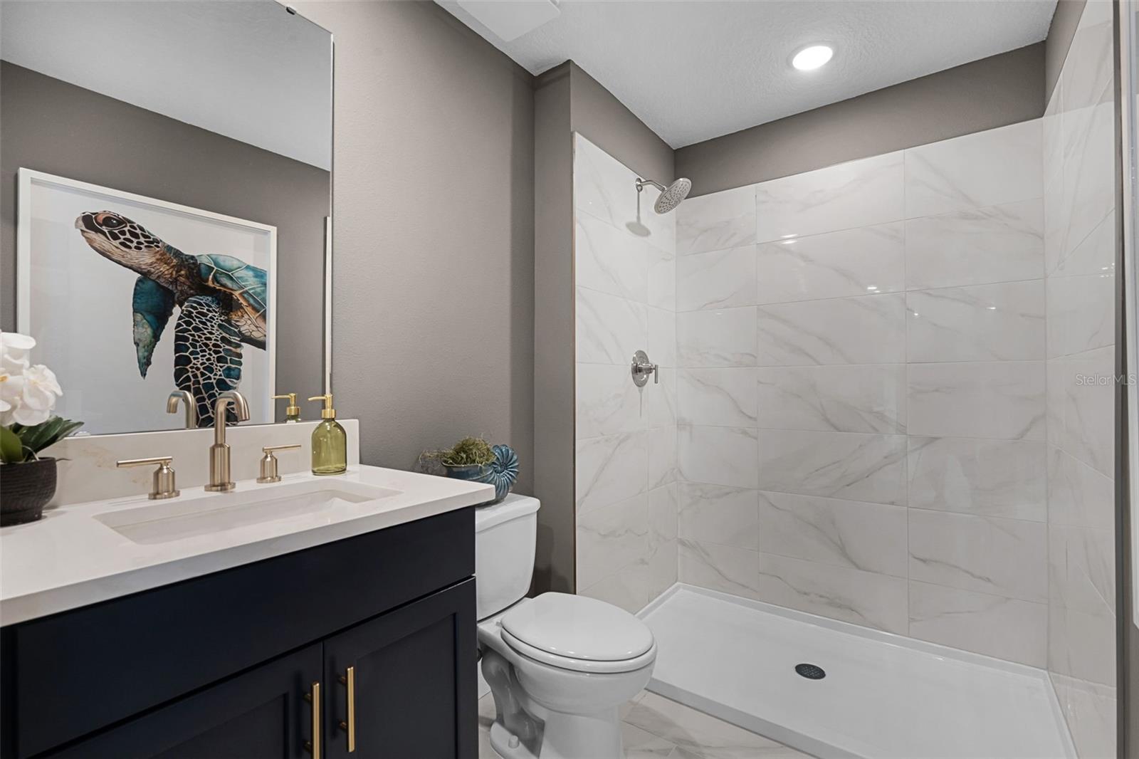 Image 15 of 23 For 815 Emerald Grove Drive