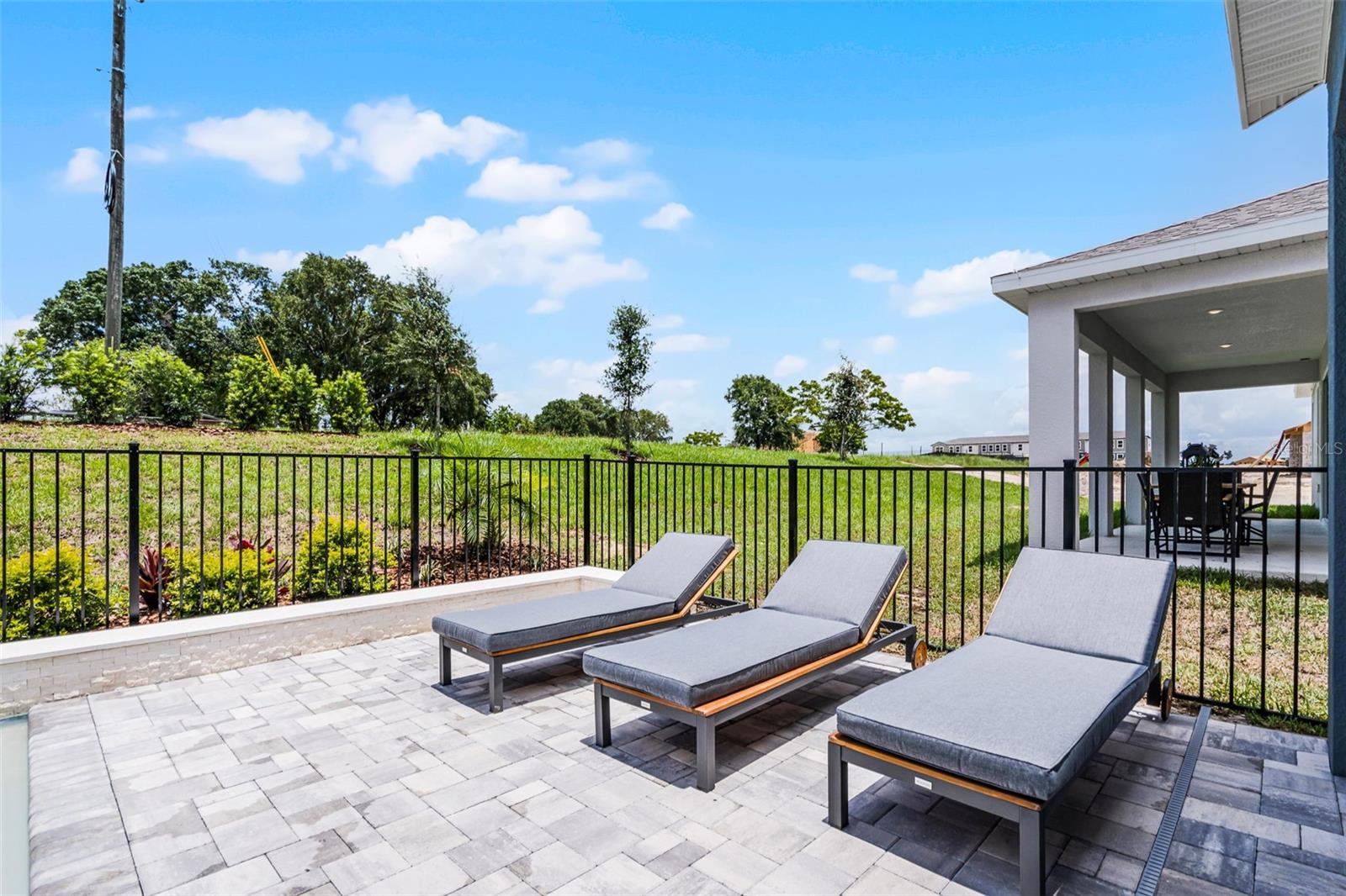 Image 19 of 23 For 815 Emerald Grove Drive