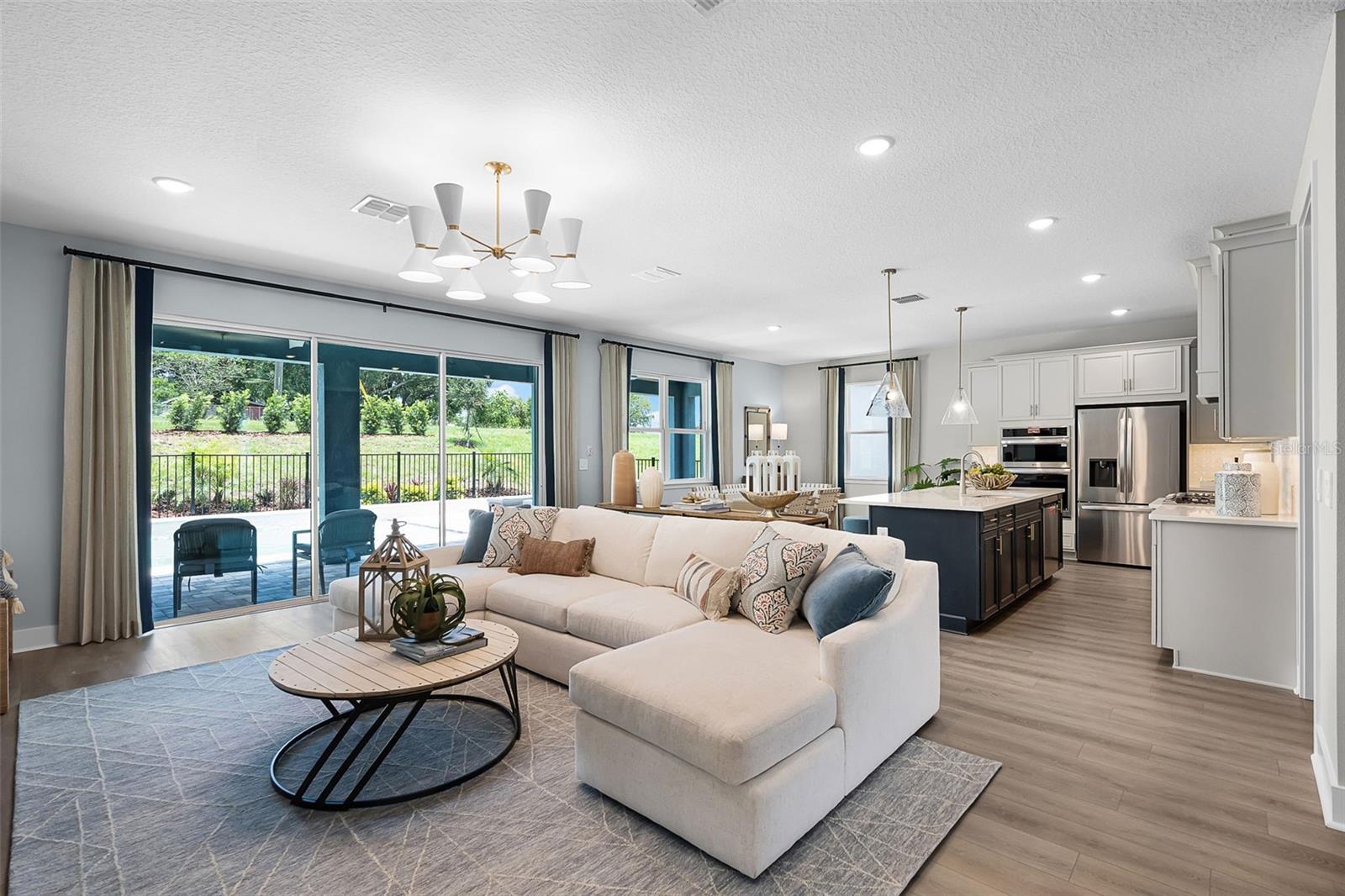 Image 4 of 23 For 815 Emerald Grove Drive