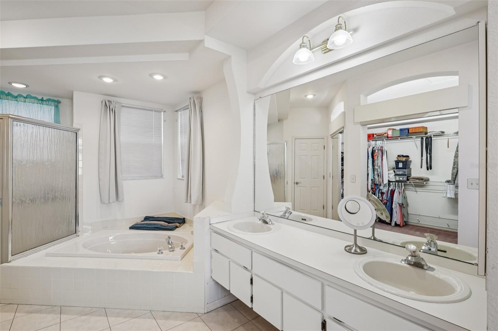 Image 17 of 40 For 5550 Newmark Street