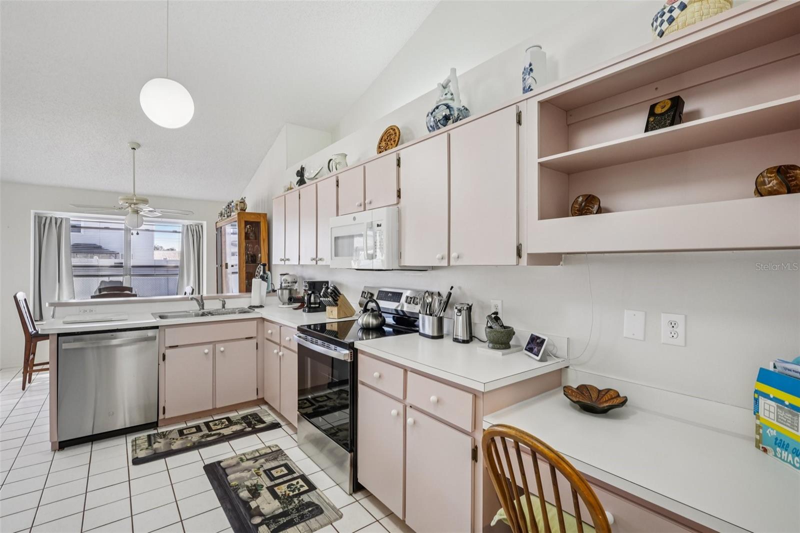 Image 23 of 40 For 5550 Newmark Street