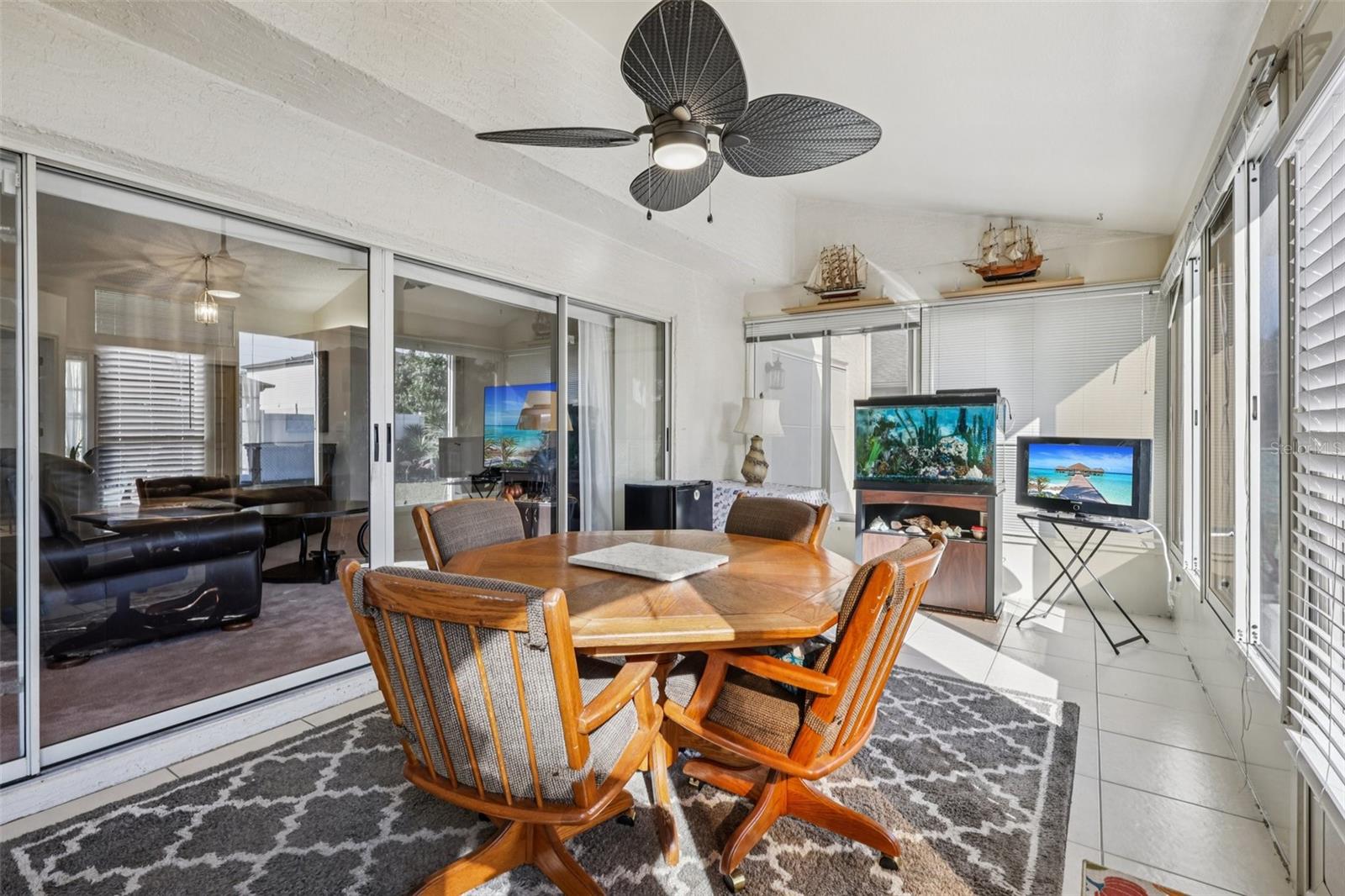 Image 25 of 40 For 5550 Newmark Street