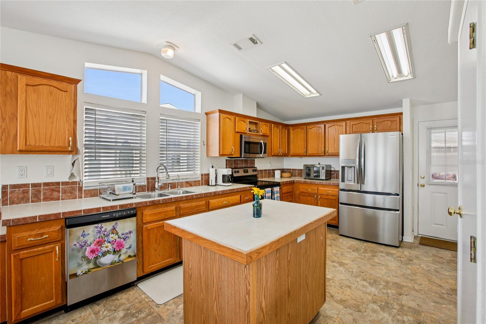 Image 14 of 53 For 8420 Fantasia Park Way