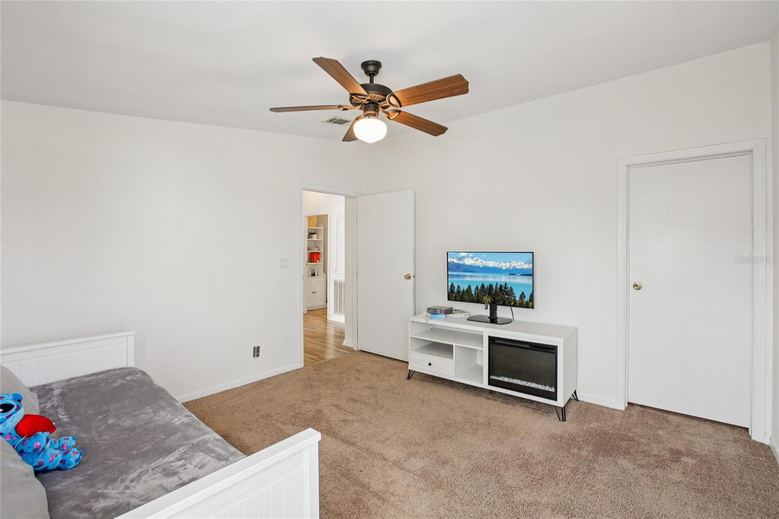 Image 20 of 53 For 8420 Fantasia Park Way