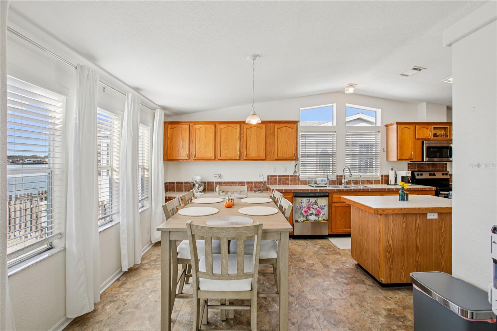 Image 9 of 53 For 8420 Fantasia Park Way