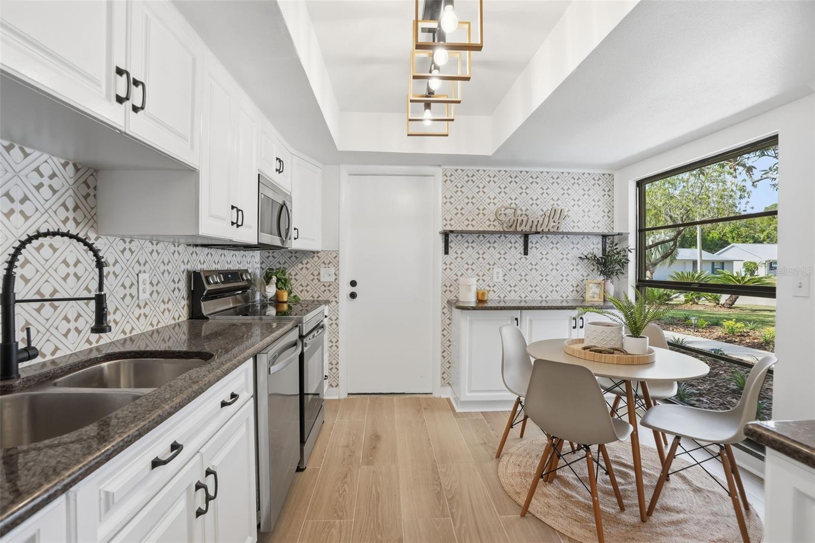 Image 15 of 41 For 15307 Winterwind Drive