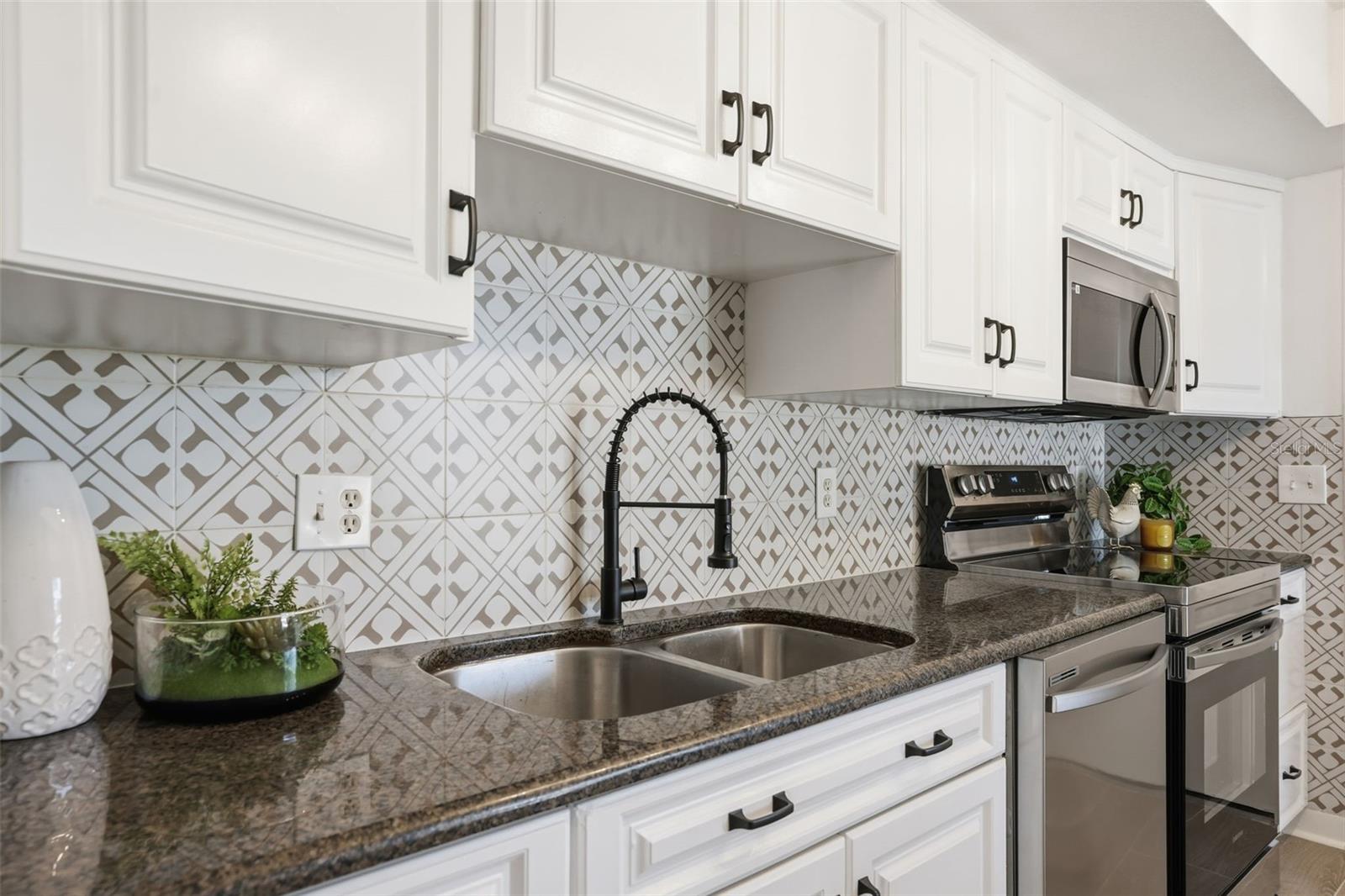 Image 16 of 41 For 15307 Winterwind Drive