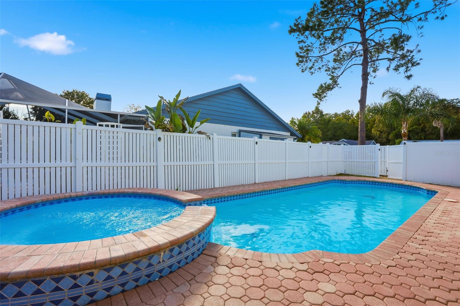 Image 33 of 41 For 15307 Winterwind Drive