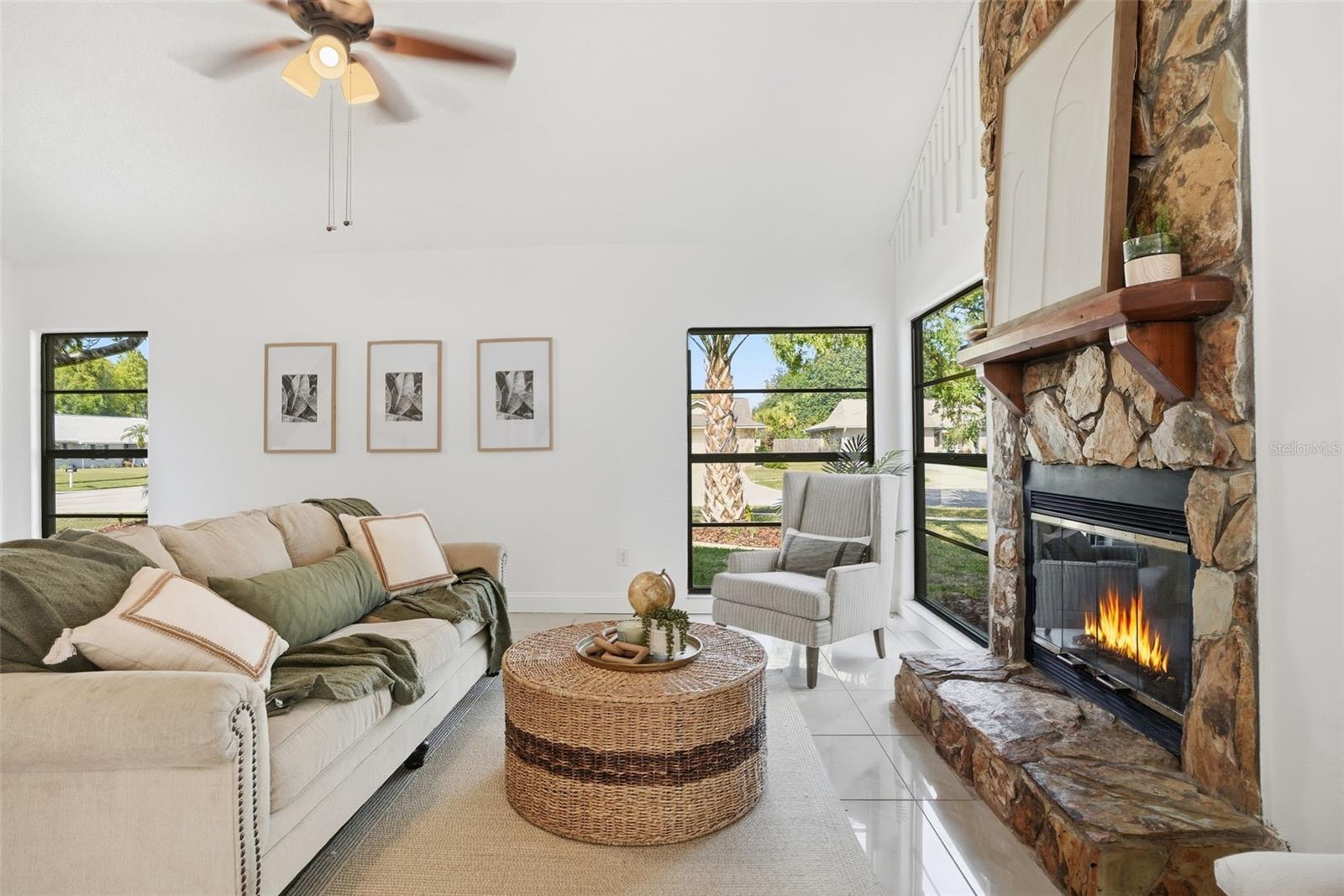 Image 8 of 41 For 15307 Winterwind Drive