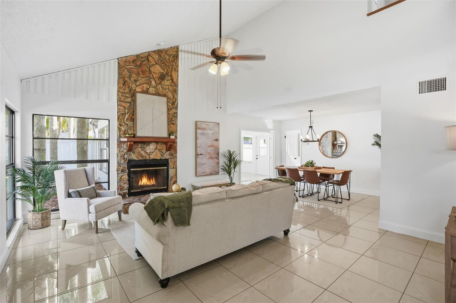 Image 9 of 41 For 15307 Winterwind Drive