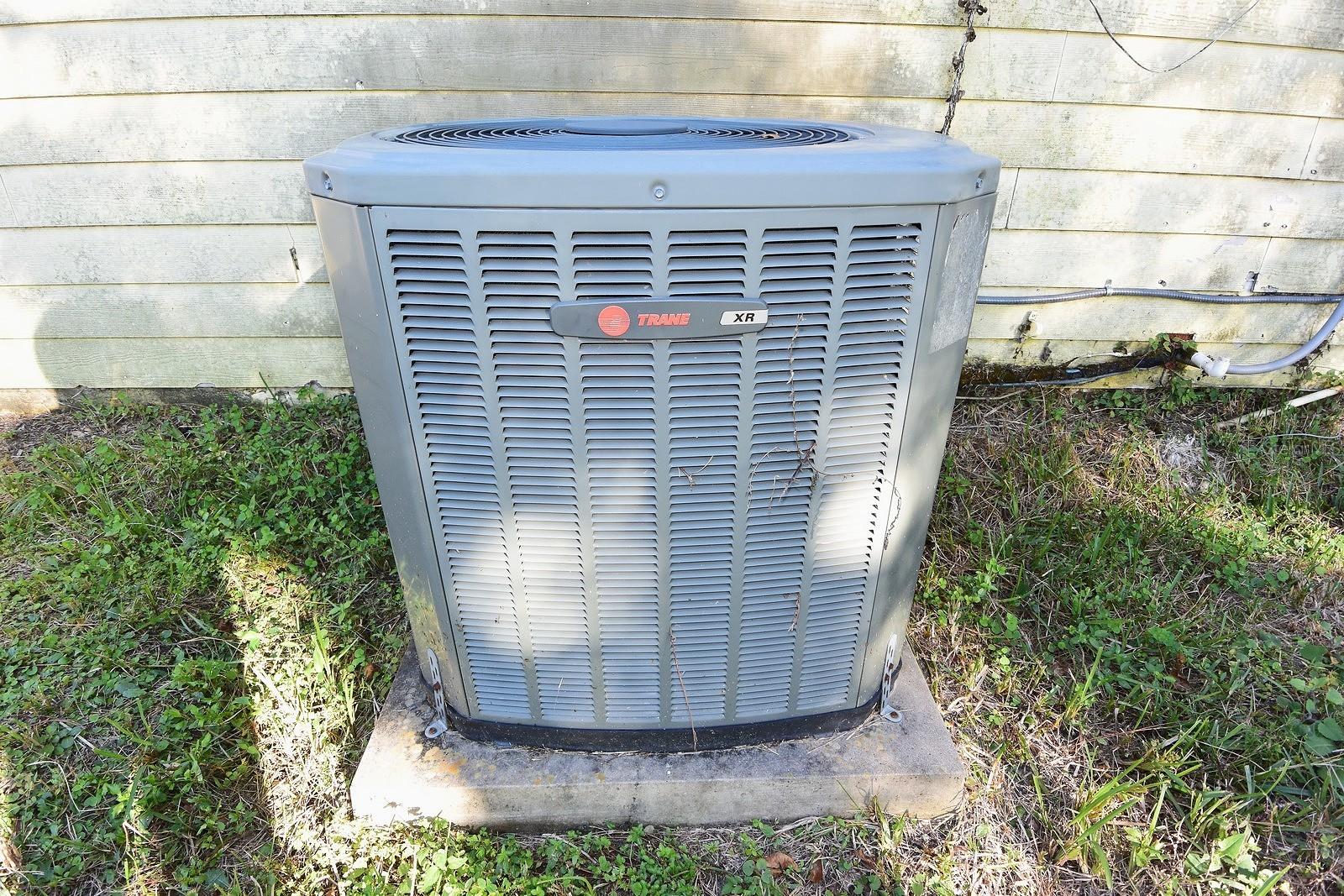 Image 44 of 45 For 704 Buckingham Avenue W