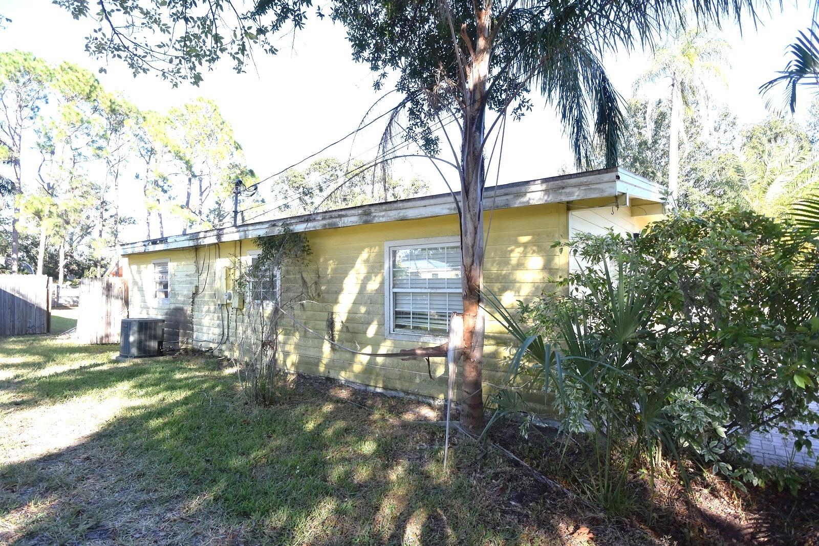 Image 45 of 45 For 704 Buckingham Avenue W