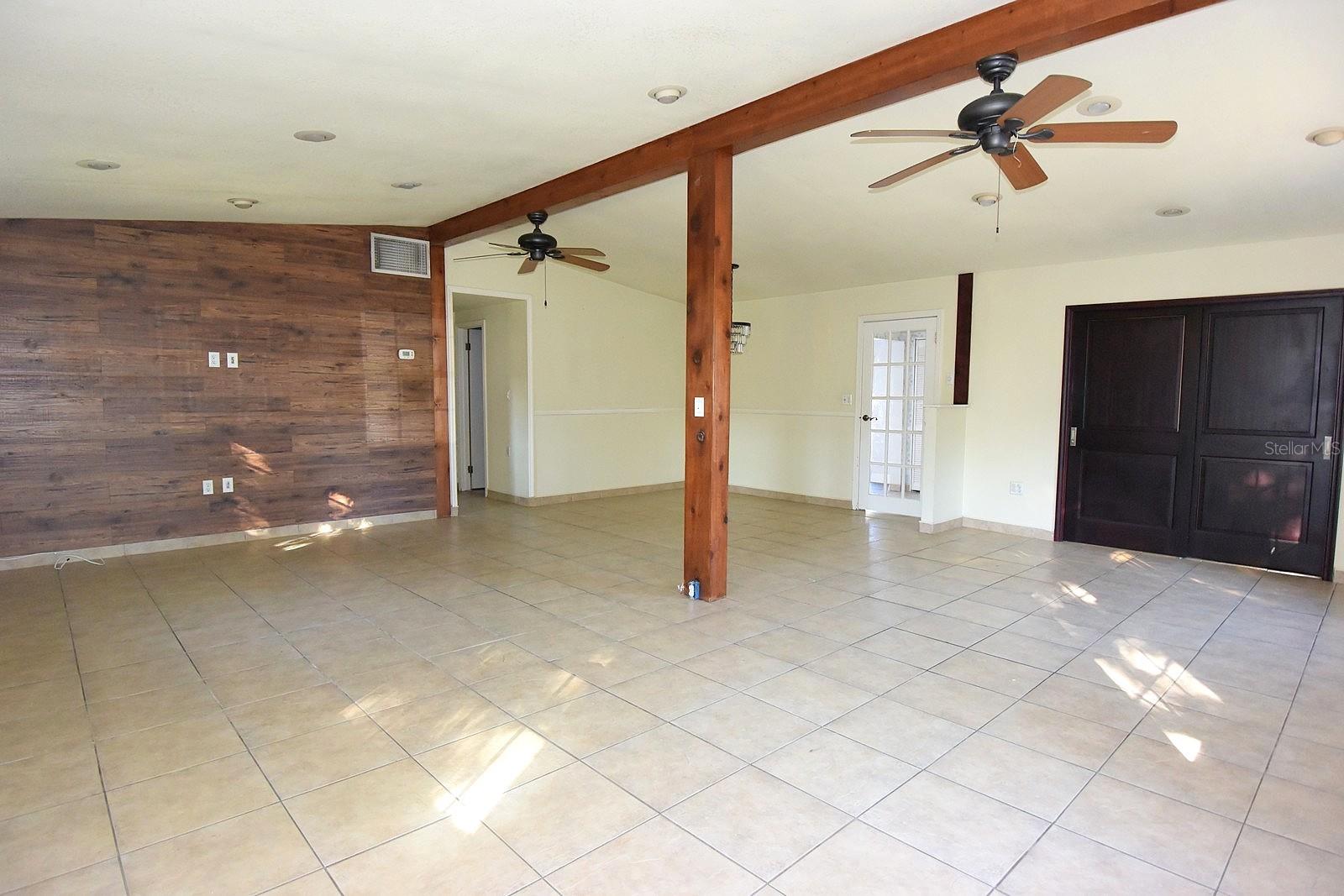 Image 7 of 45 For 704 Buckingham Avenue W