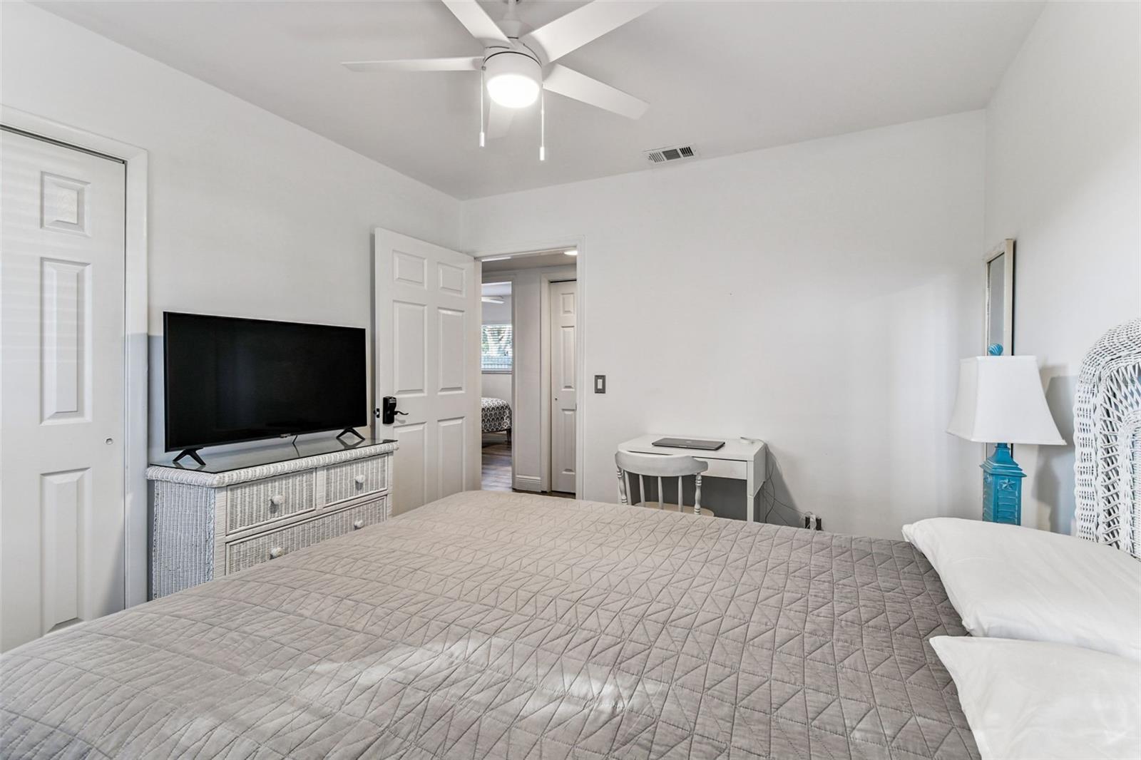 Image 17 of 33 For 1540 Lime Street