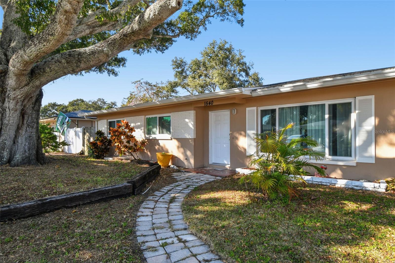 Image 3 of 33 For 1540 Lime Street