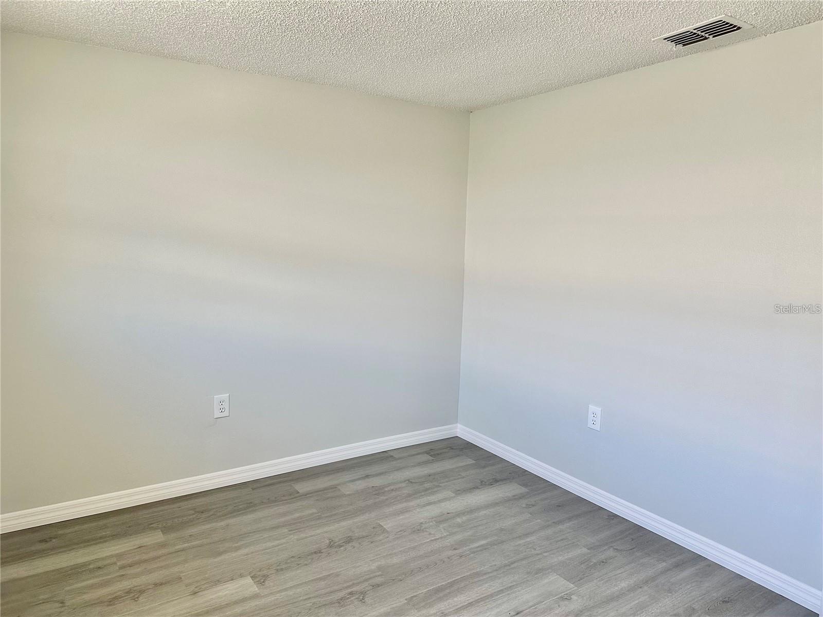 Image 27 of 46 For 4930 Getner Street