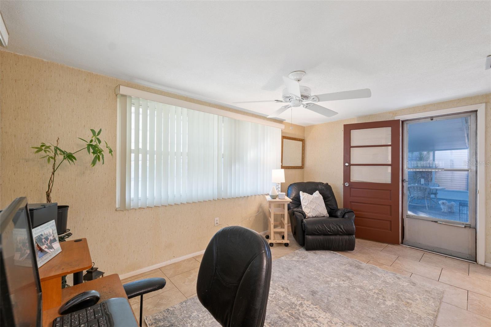 Image 12 of 19 For 7800 Venice Drive